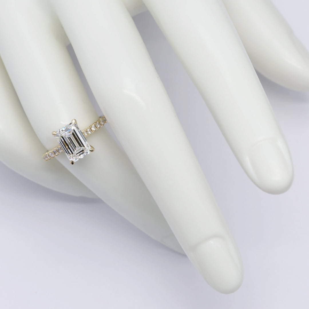Precious 2 Carat Emerald-Cut Engagement Ring with Side Stones in 18K Yellow Gold